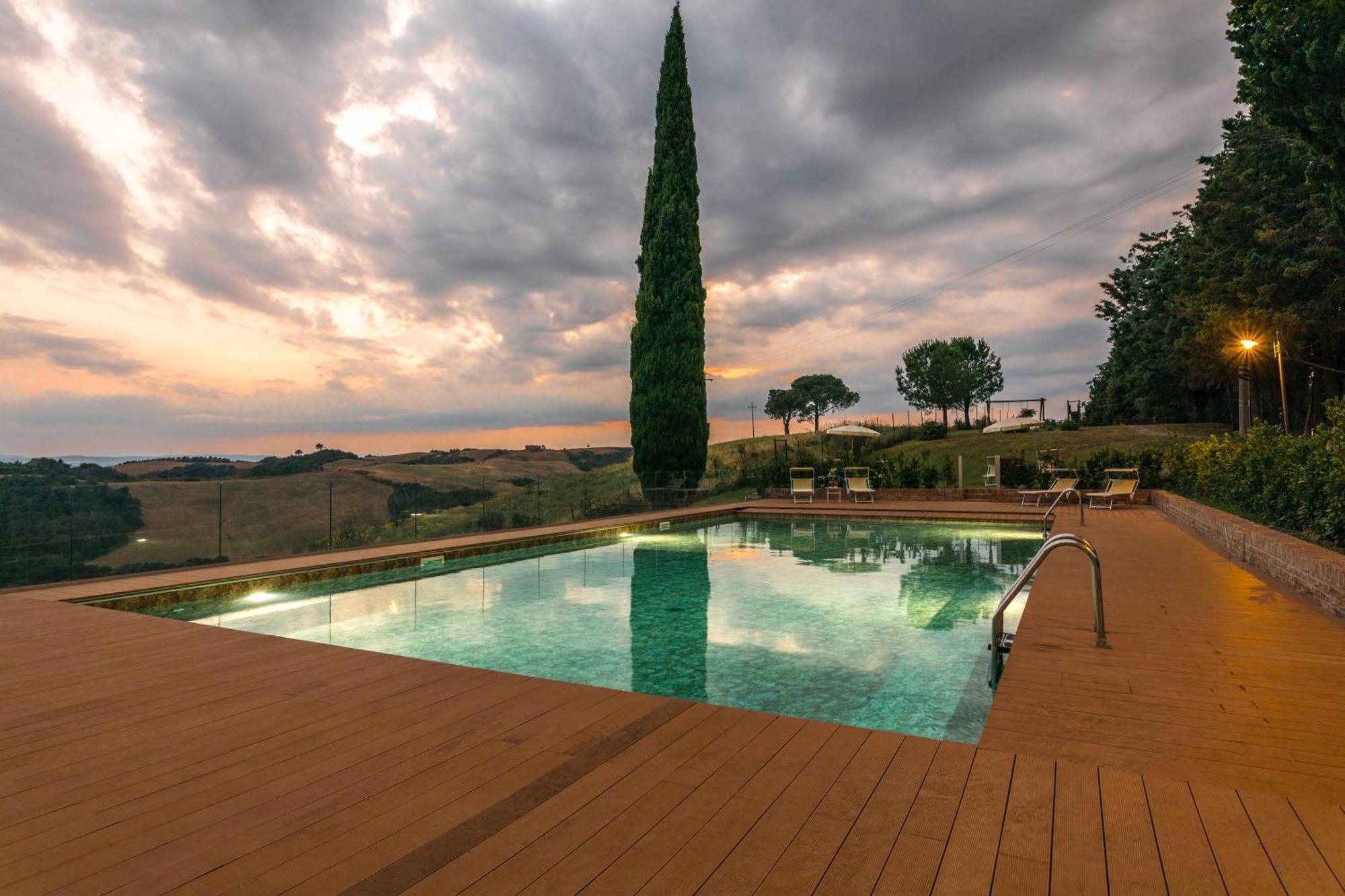 Villa Agriturismo Tenuta La Campana Asciano Eksteriør bilde